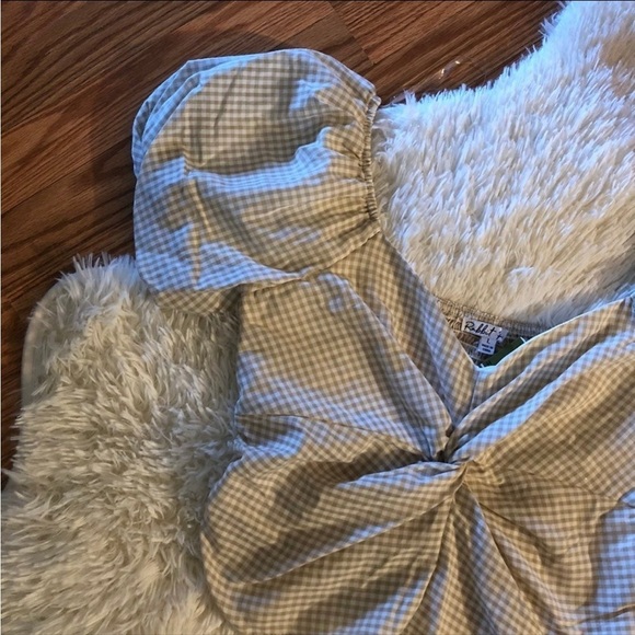 Puff Sleeve Crop Top - Picture 2 of 6